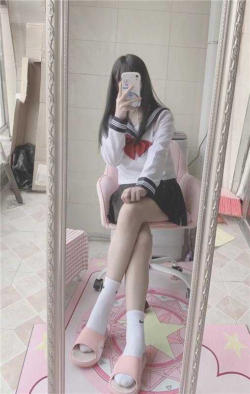 值得一玩的丝袜，制服学生妹