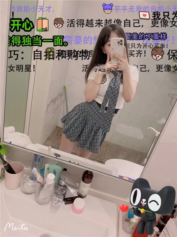 姑苏万达00后学生妹大长腿