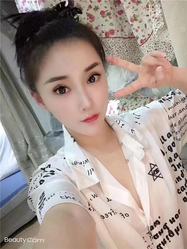 曝草闵行美女小甜甜，服务好，胸大