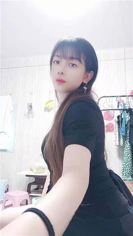 瑶海黑丝美女