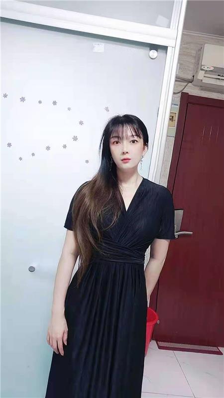 瑶海黑丝美女