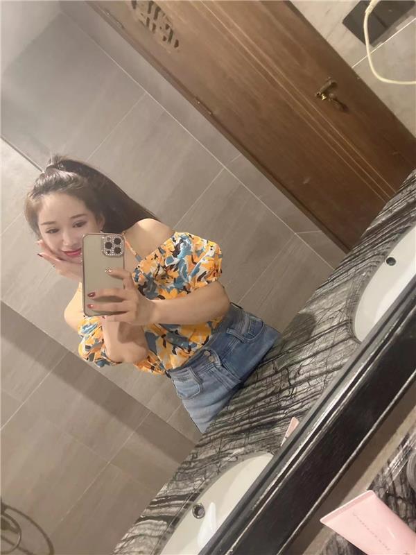 西门外大胸琪琪