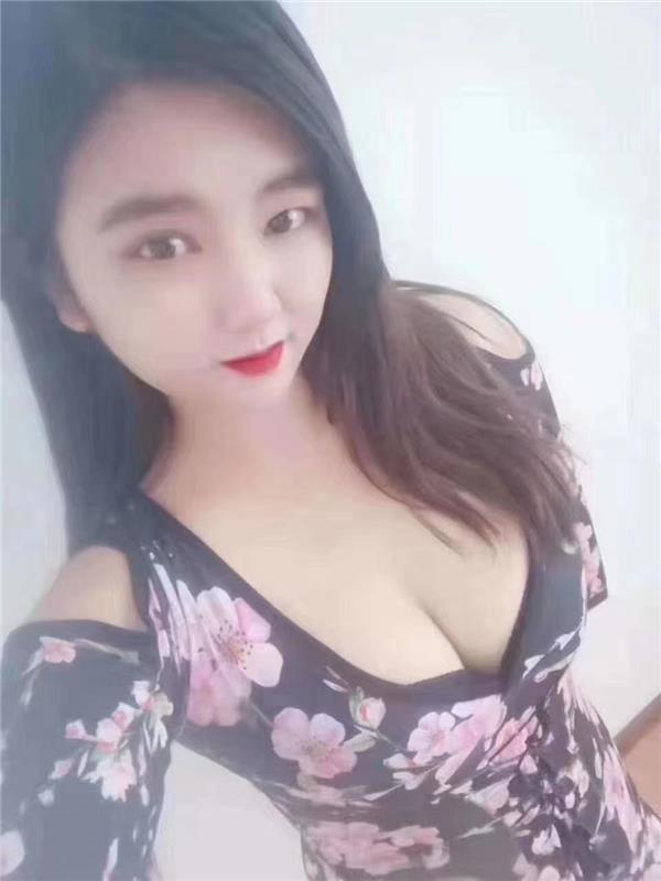 超大胸性感美女