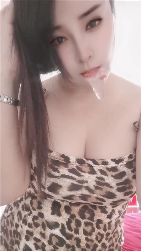 33会喷水的少妇