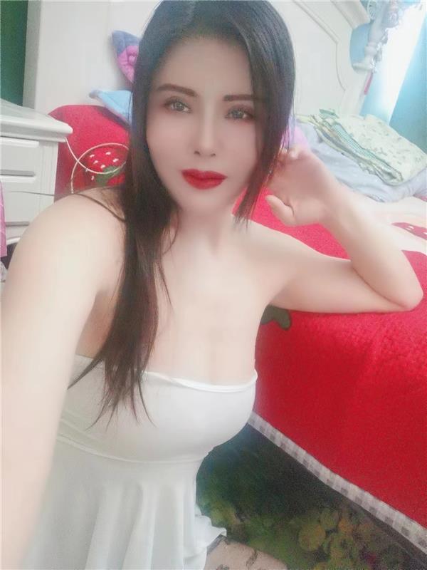 通站路风骚少妇会夹人