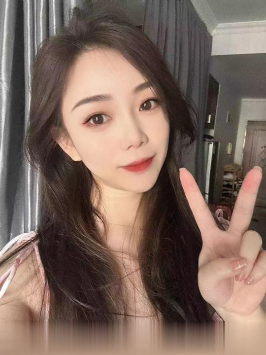 白云美女恬恬