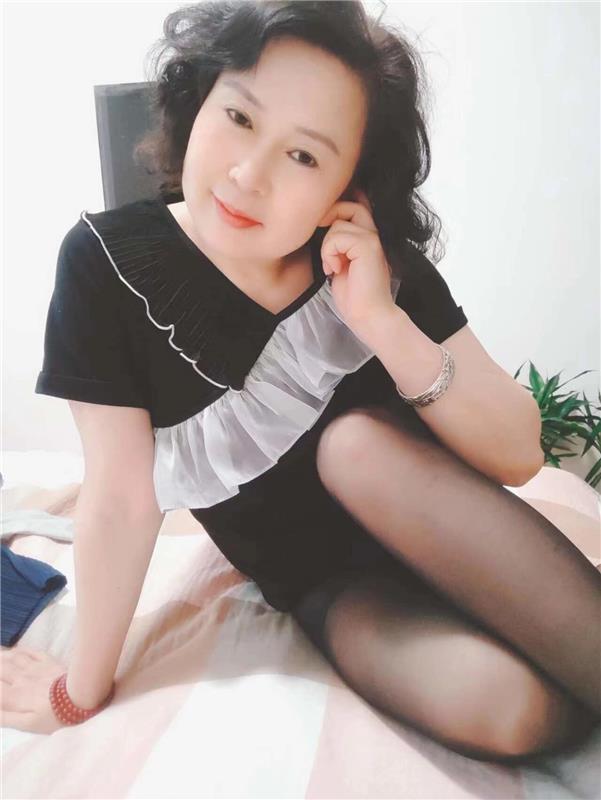 胸大肤白熟女
