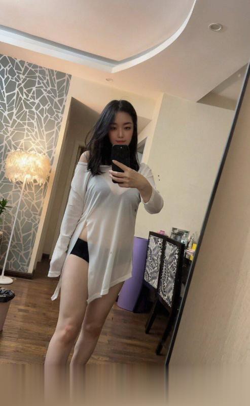 丰满高挑小少妇