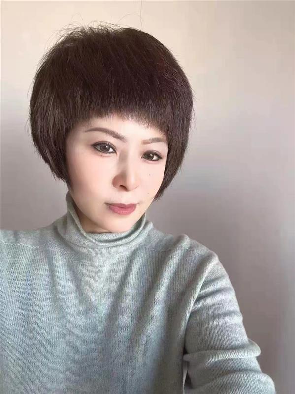 邮政街肤白熟女