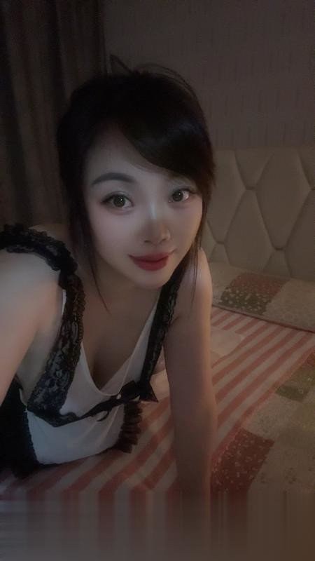 三里亭大胸小七