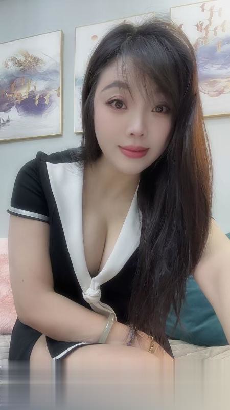 三里亭大胸小七