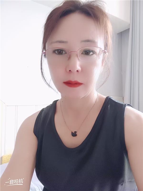 风韵犹存美少妇