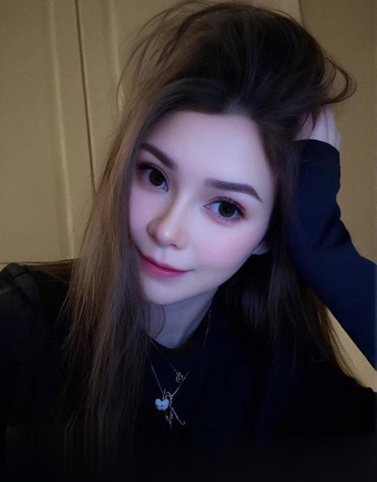 光谷新疆混血欣儿