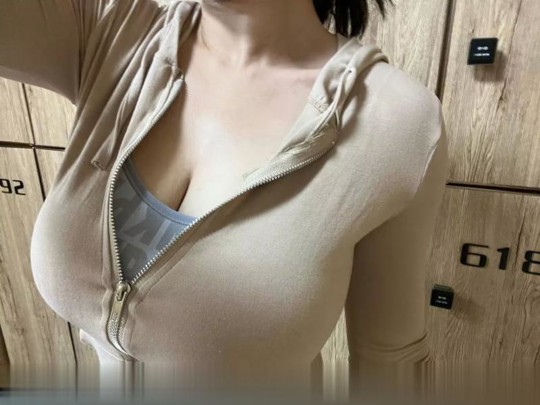 河东大奶子芳儿