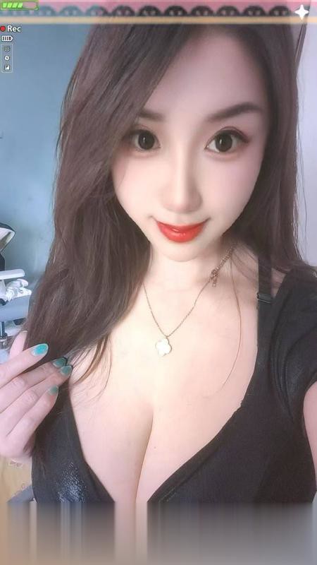 高挑大胸风骚妹子