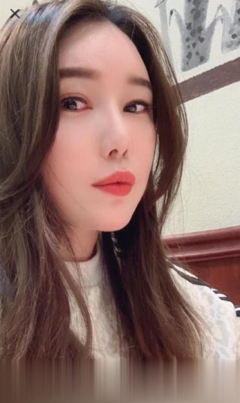 建邺吾悦广场小姐姐