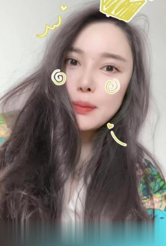 建邺吾悦广场小姐姐