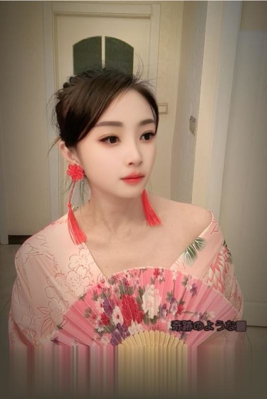 春节不打烊小姐姐