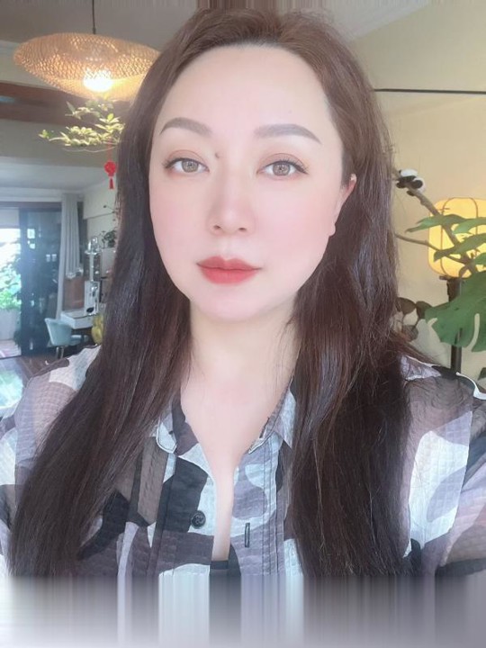 风骚会弹古筝的老师