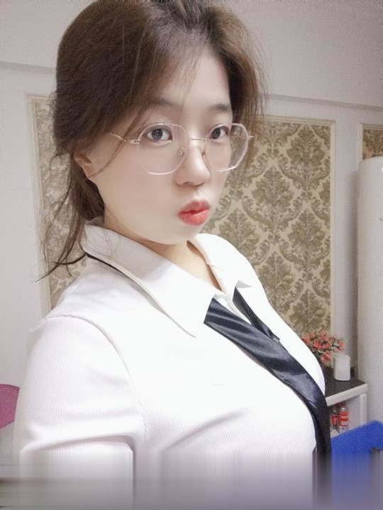 温柔性感的鱼儿姐