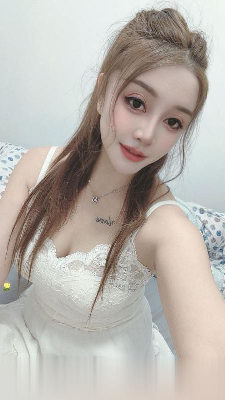 肤白女友感丽莎