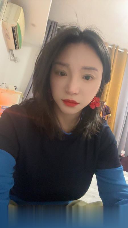上城眼镜少妇小画