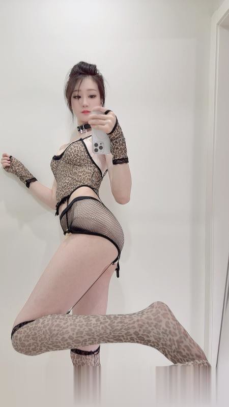 杨浦肤白貌美长腿御姐