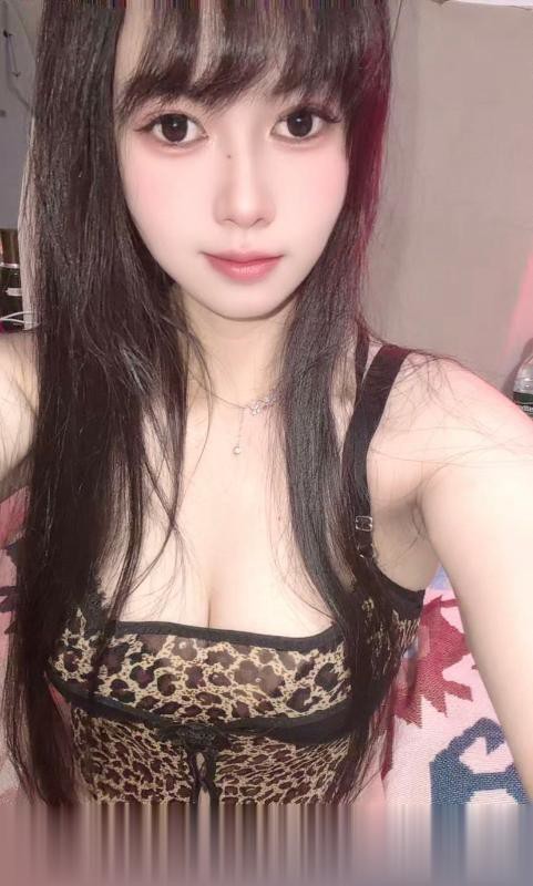 豹纹大胸甜甜