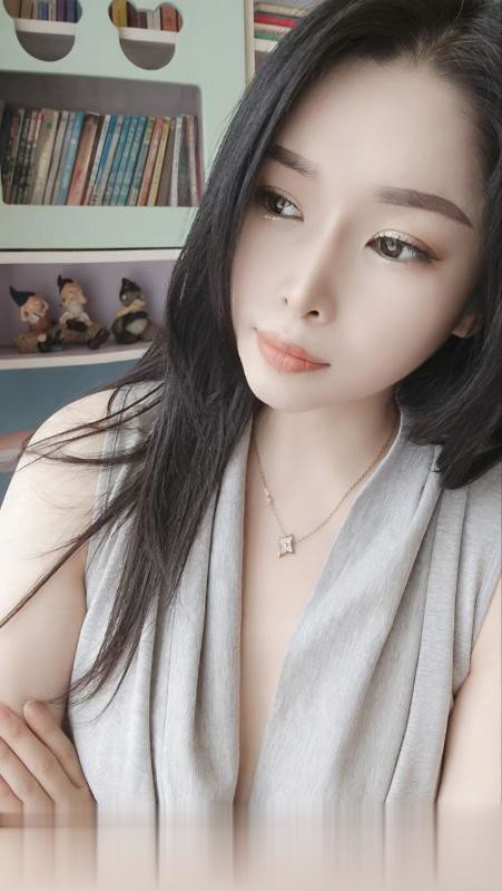 龙华风骚肥臀小妮