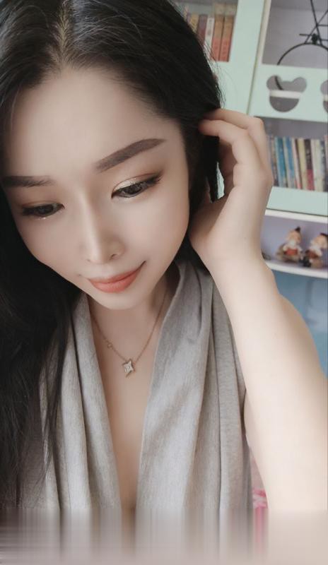 龙华风骚肥臀小妮