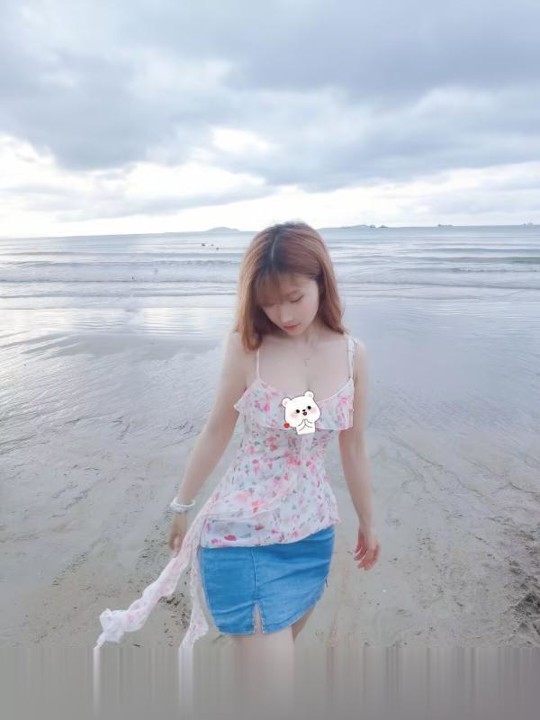月亮岛温柔少妇