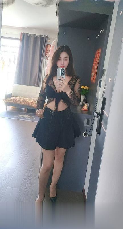 服务型大胸风骚妹子