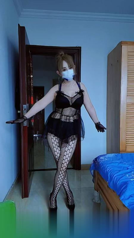 三通大奶子骚货