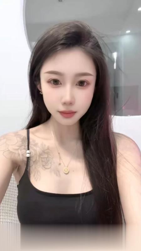 黑丝长腿俏佳人