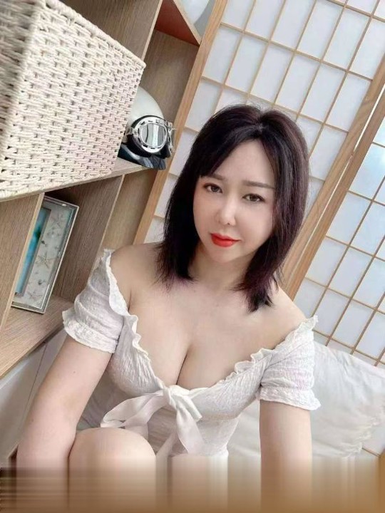 黄岛长腿大奶少妇