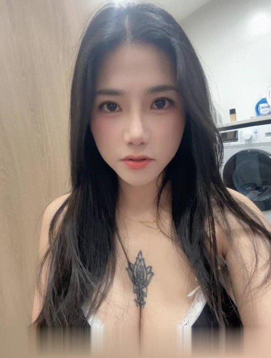 木渎舌吻美胸御姐