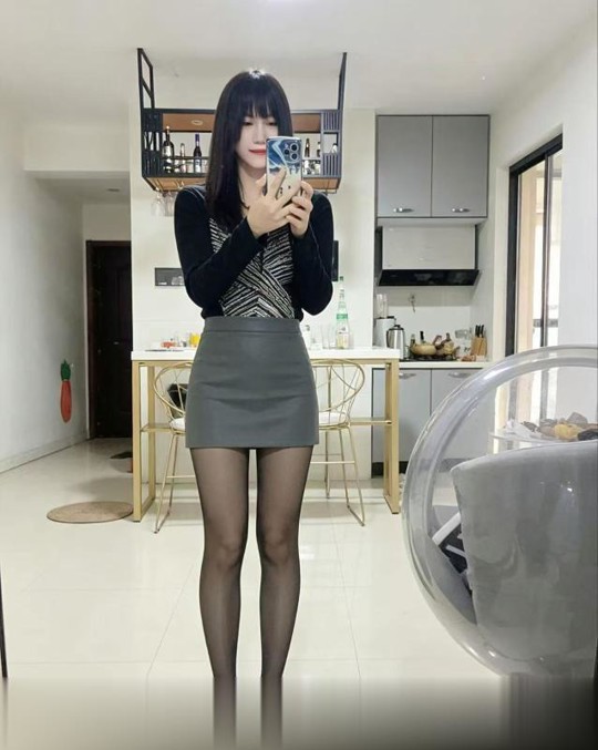 洪山制服长腿美女