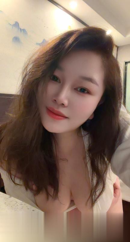 SM巨乳蜜桃臀少妇