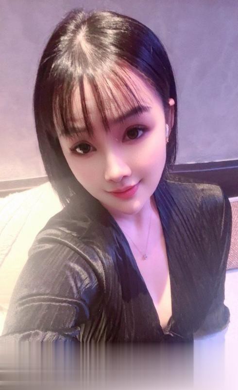 服务系蜜桃臀梨子