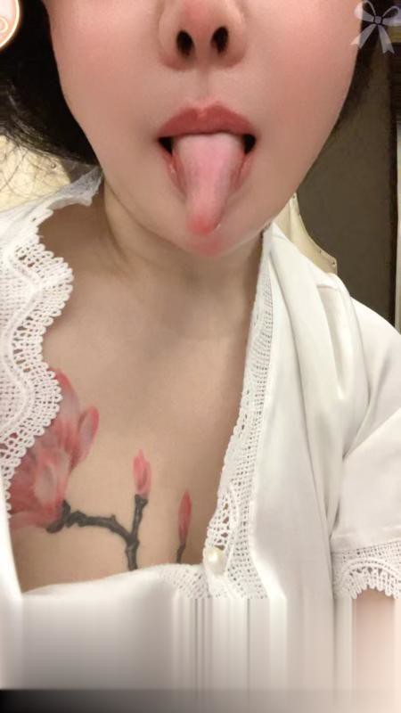 长舌骚浪女.