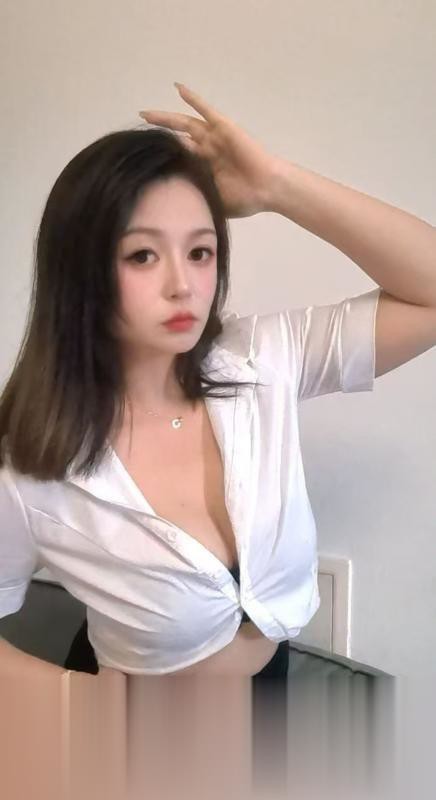 新区大长腿美女