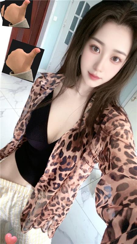年轻性感丝足美女