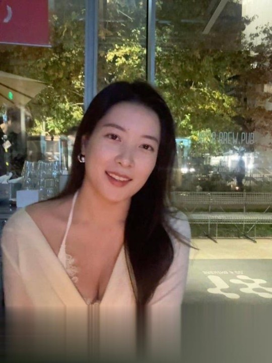 南开性感粉嫩闵儿
