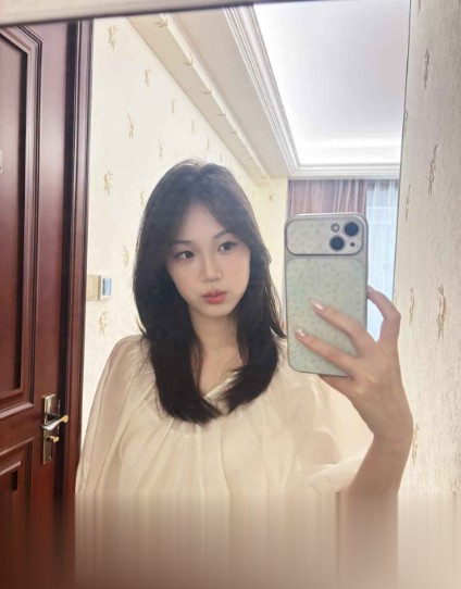 美乳少女小狐狸