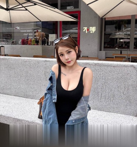 徐汇丰满大熊短发老师
