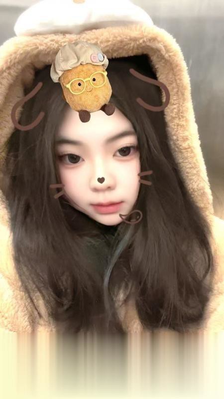 花奶纹身坦克小妹