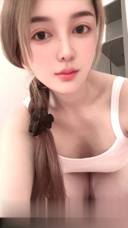肤白颜值依娜