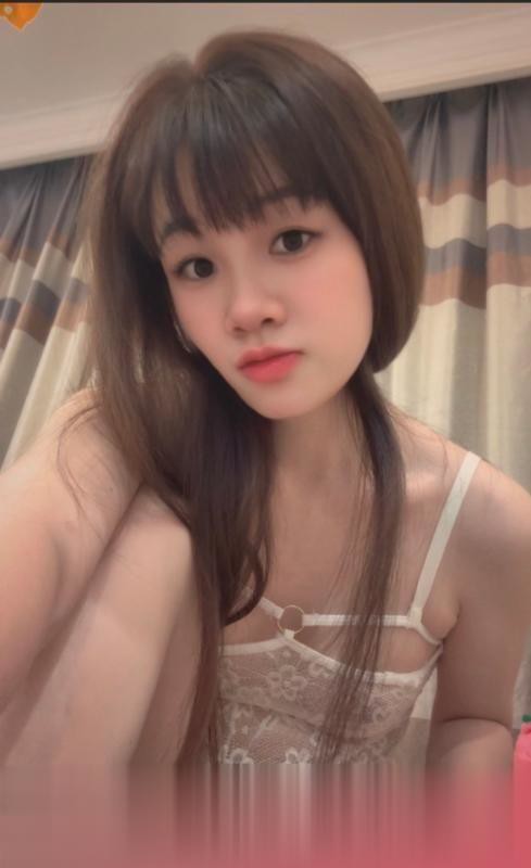 吴江粉嫩妹子小雅雅