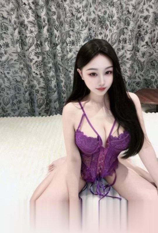 吴中性感大胸骚妹